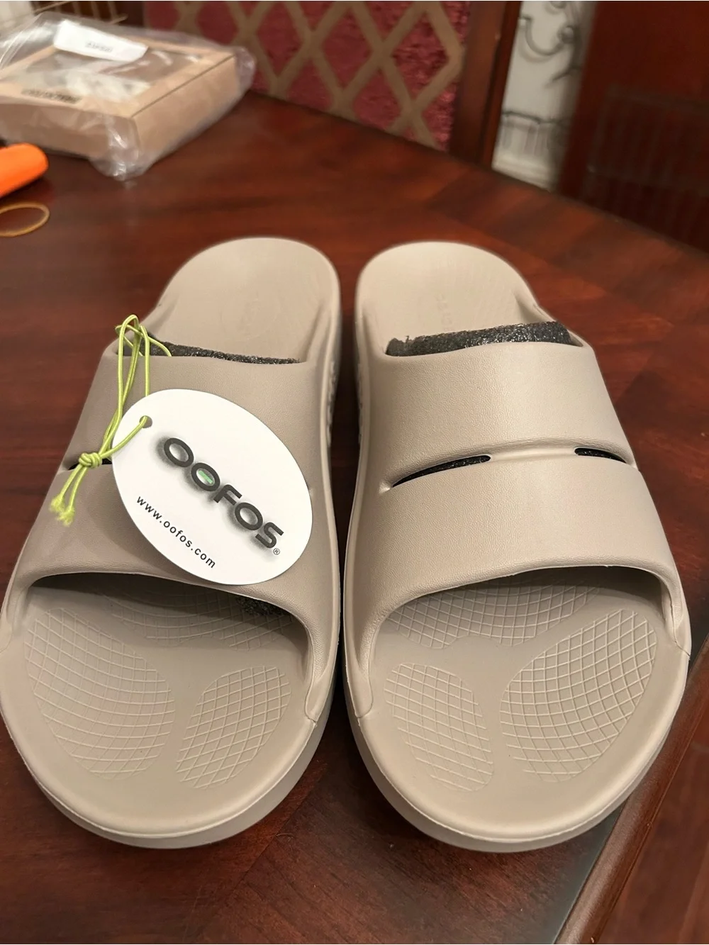 Men’s OOFOS Light beige Slip-On Slide Sandals